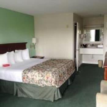 Ramada By Wyndham 2*